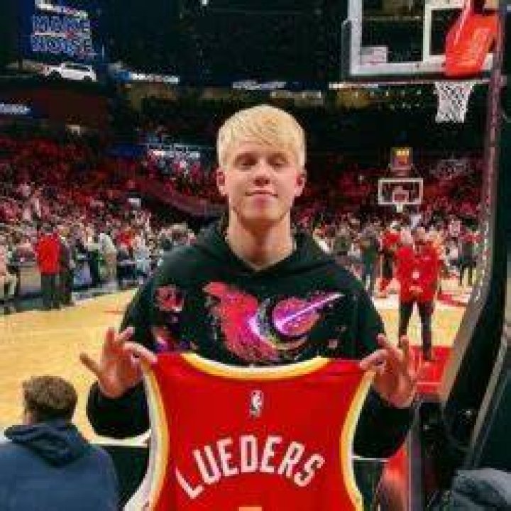 Carson Lueders Pets