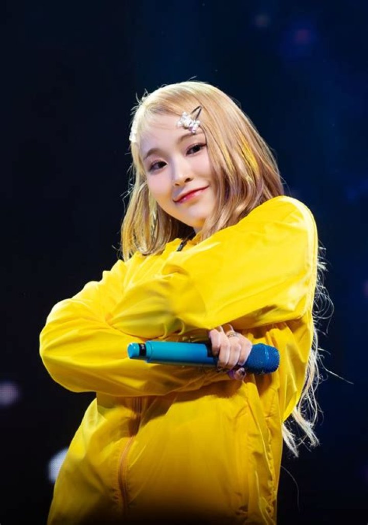 Gahyeon's pet No Pets (Gahyeon)